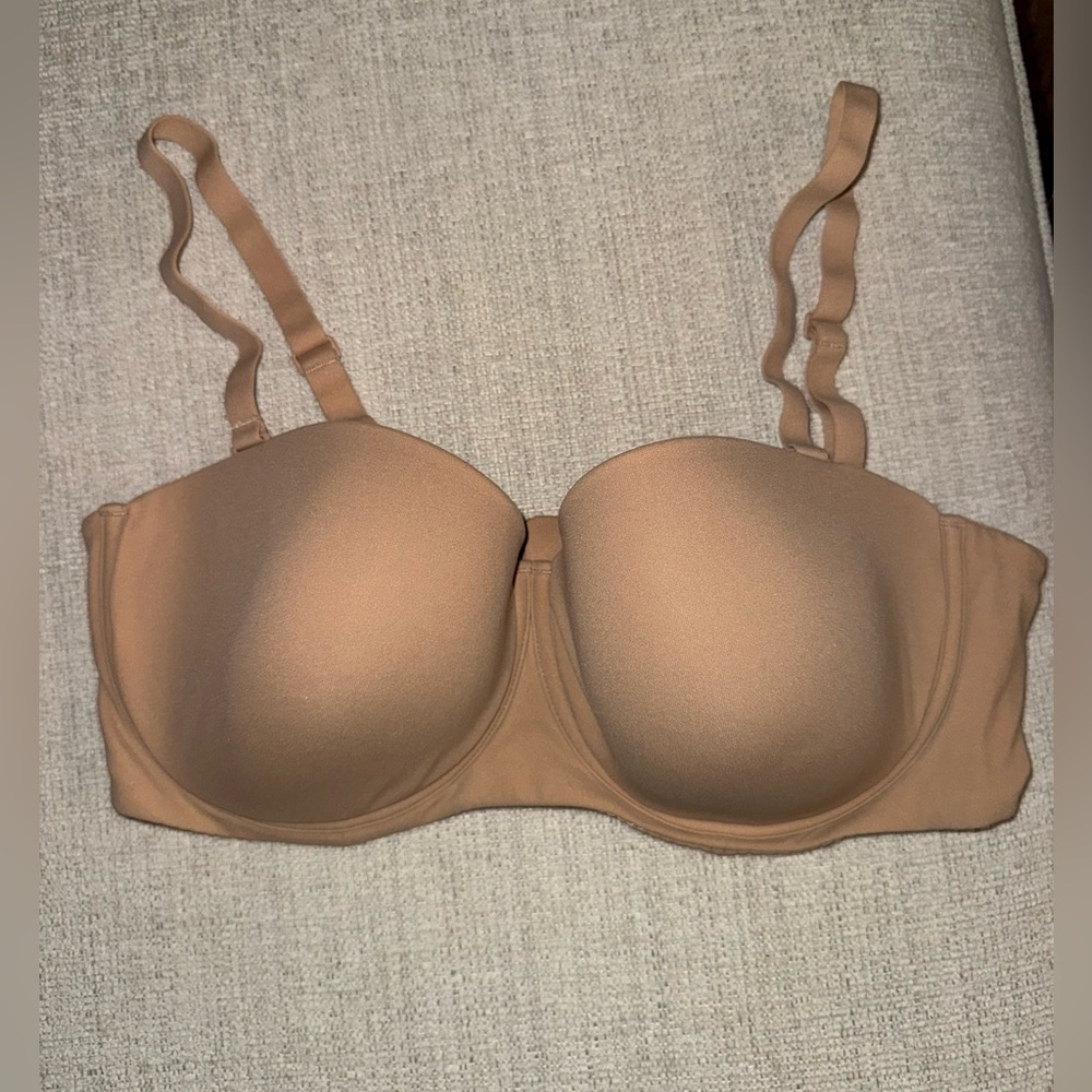 SKIMS Tan Convertible Strapless T-Shirt Bra